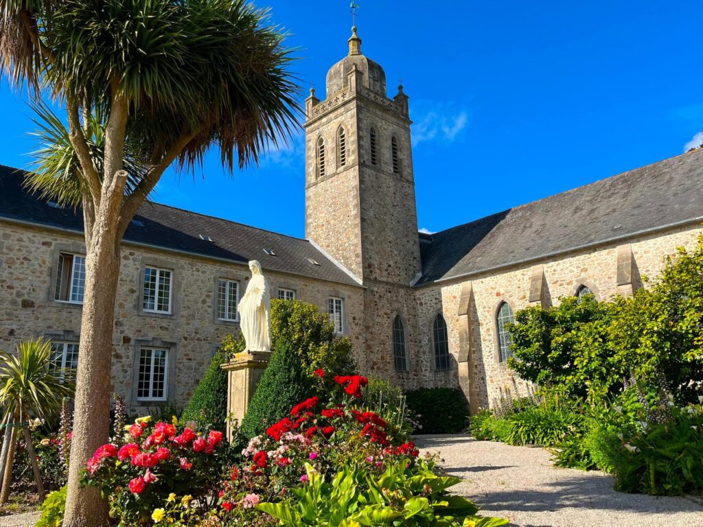 Abbaye de Hautecombe : une oasis spirituelle au cœur de la Savoie, que peut-on y découvrir ?