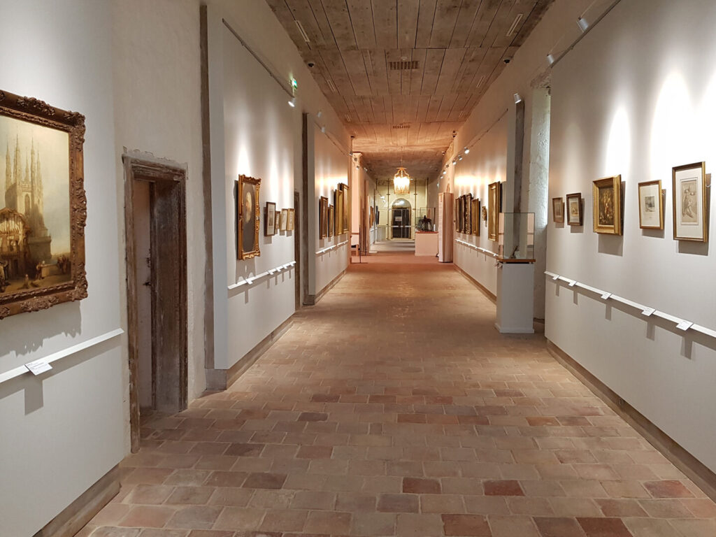 Avis des visiteurs sur les expositions à l’abbaye de Flaran : témoignages et expériences