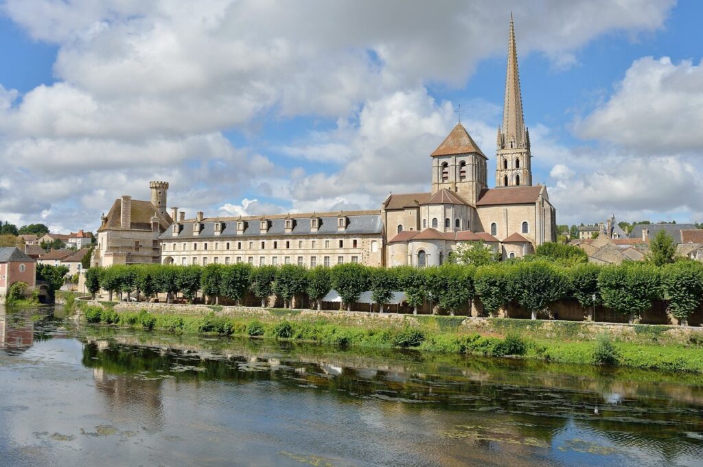 Abbaye de Saint-Savin : découverte d’un joyau du patrimoine français