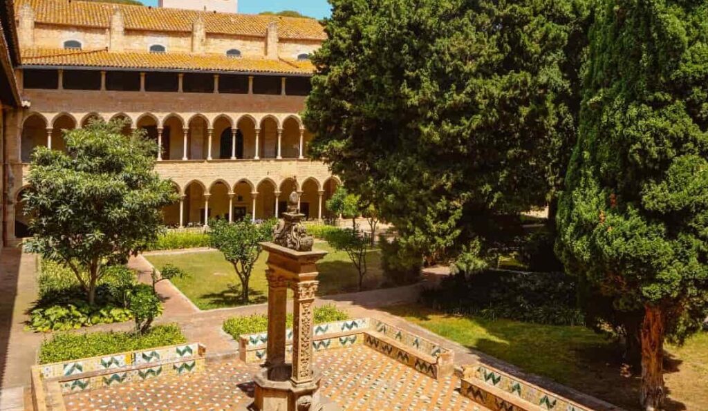 Monastère de Pedralbes : visite incontournable à Barcelone