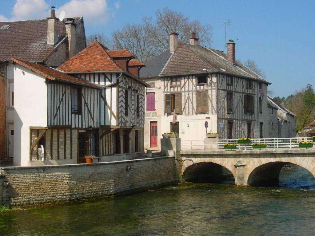 Visite spirituelle à l&rsquo;abbaye de Molesme : histoire, architecture et héritage monastique