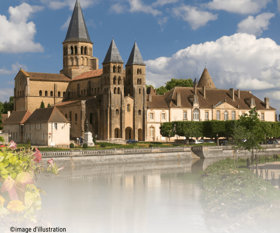 Découverte de l’abbaye Notre-Dame des Gardes : un havre de paix et de spiritualité en Anjou
