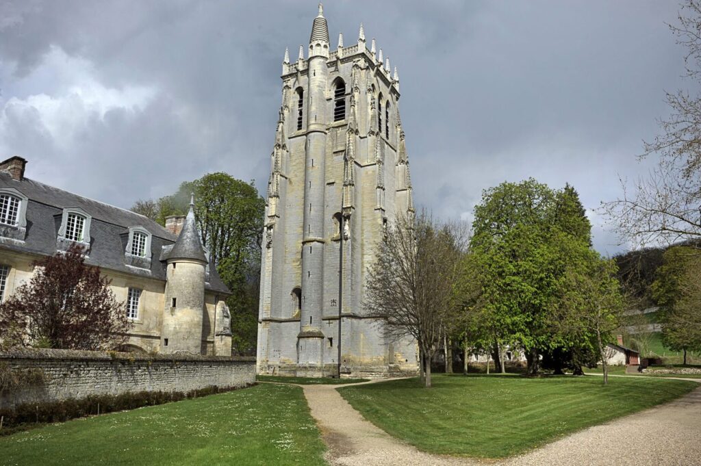 Exploration spirituelle : que découvrir à l’abbaye du Bec-Hellouin ?