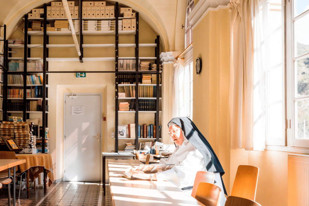 Tranquillité et foi : à la découverte de l’abbaye de Ligugé