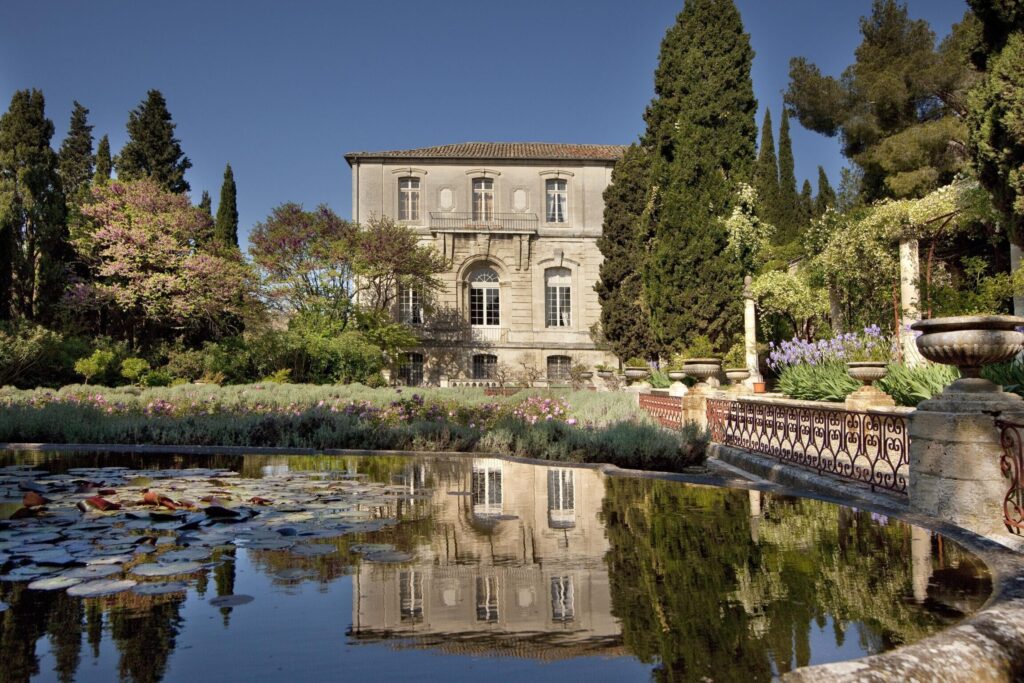 Visite spirituelle à l’abbaye Saint-André de Villeneuve : entre histoire et sérénité