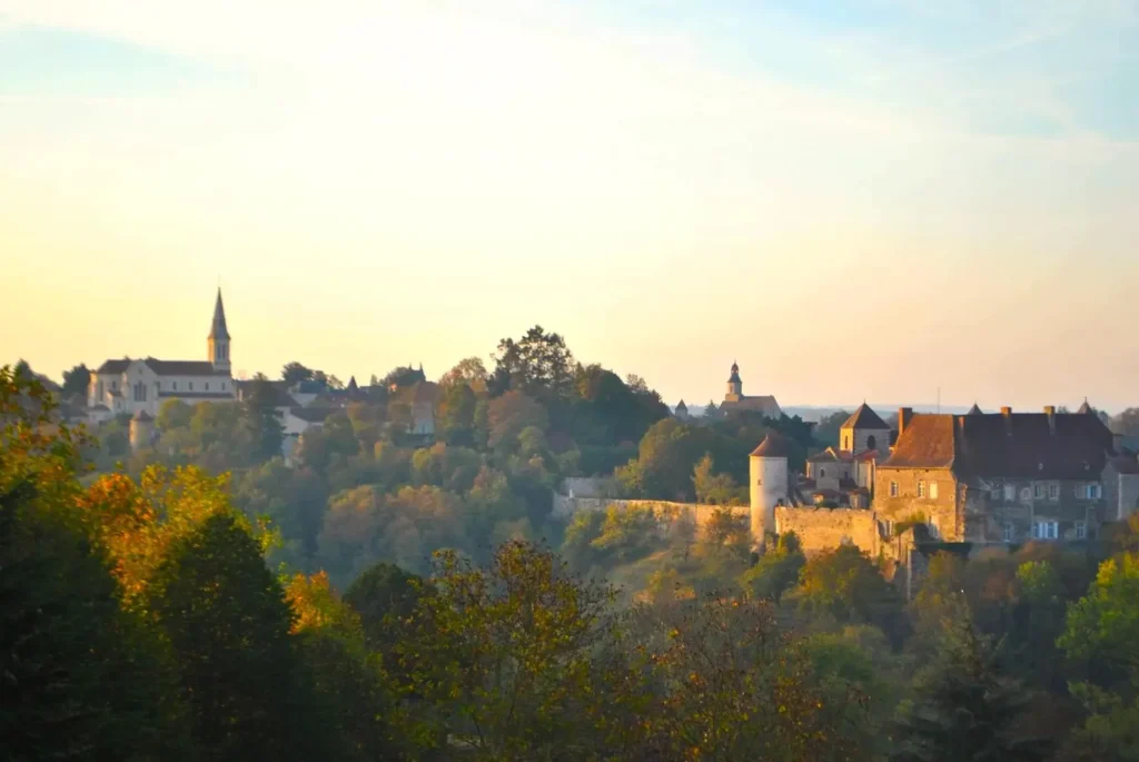 Découverte historique et spirituelle : l’abbaye Saint Vincent en plein coeur de la France