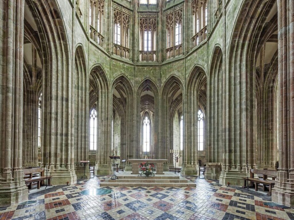 Visite spirituelle à l’abbaye Saint-Michel : entre histoire et recueillement