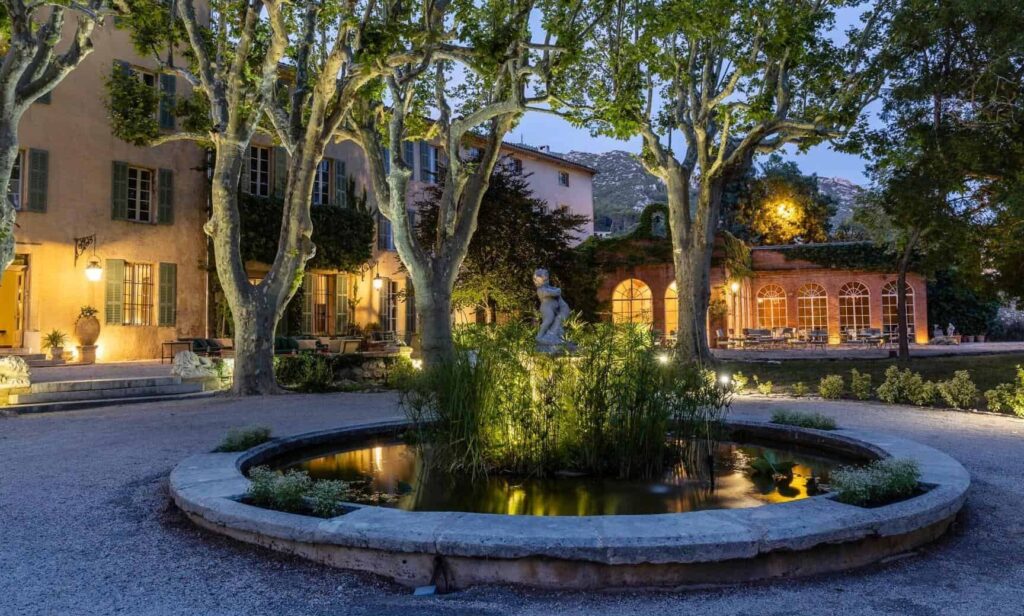 café de l’abbaye à Marseille : une oasis de paix pour se ressourcer ?