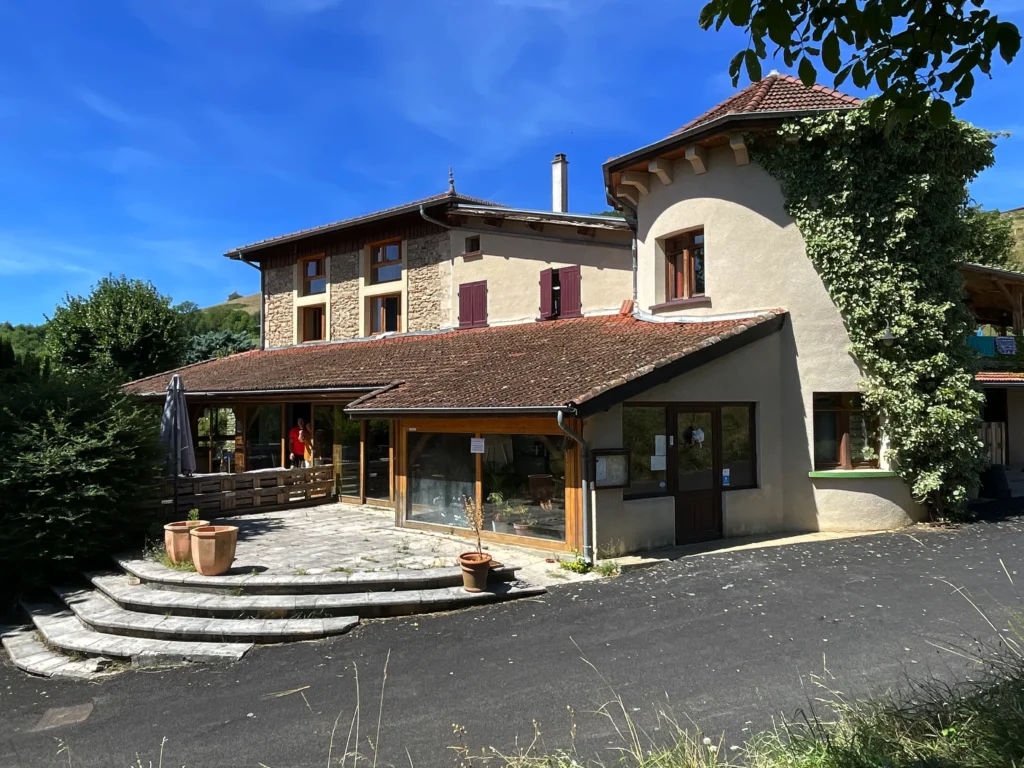 Clos de l’abbaye: un havre de paix pour la méditation et la retraite spirituelle