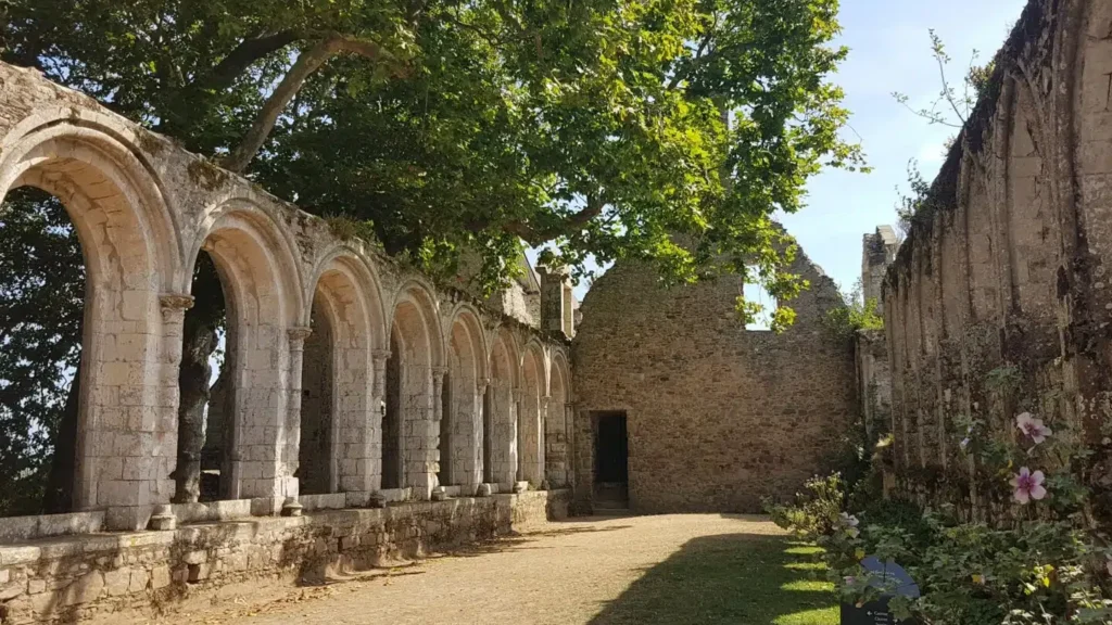 abbaye de Beauport à Paimpol : un voyage spirituel à travers l’histoire et la méditation