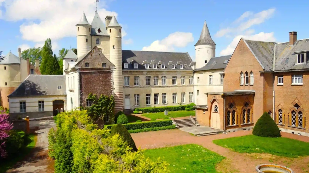 abbaye de bricquebec : havre de paix et de spiritualité en Normandie