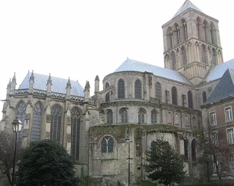Découverte de l’abbaye de Fécamp : un joyau de spiritualité et d’histoire en Normandie
