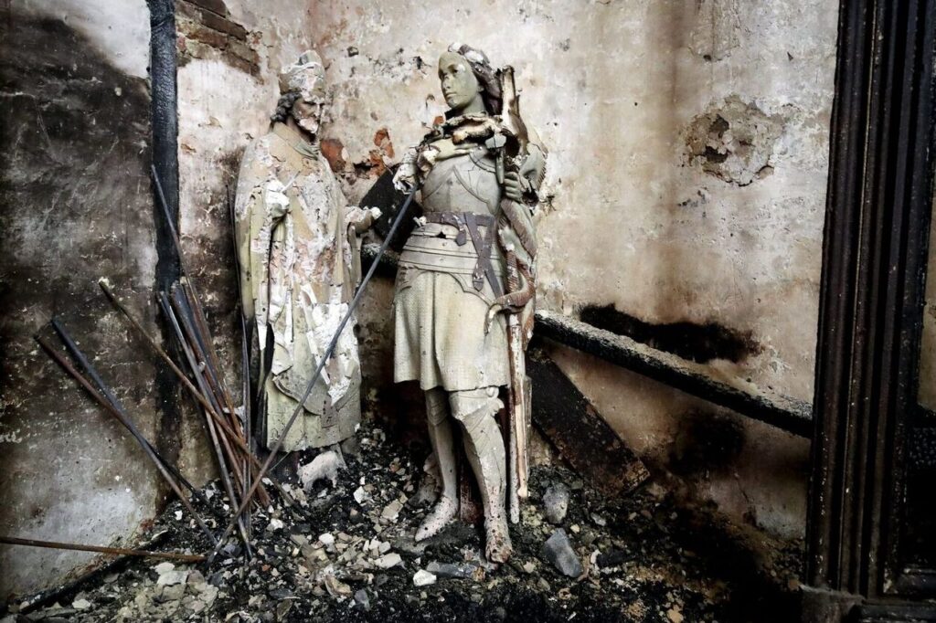 Quelles sont les conséquences de l’incendie à l’abbaye de Frigolet sur la vie monastique ?
